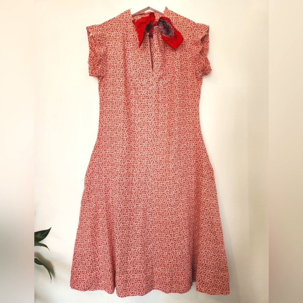 Vintage Floral Midi Red And Cream Drese